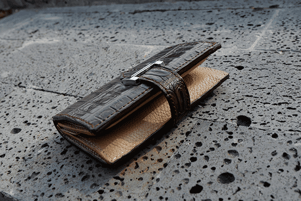 kep-tien-da-ca-sau-kt002b Ví card da cá sấu Volcano leather