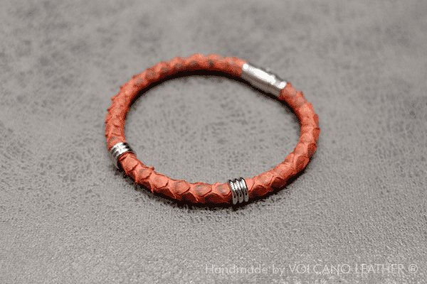 vong-tay-da-tran-volcano-leather-(7) Vòng tay da trăn VOLCANO Leather